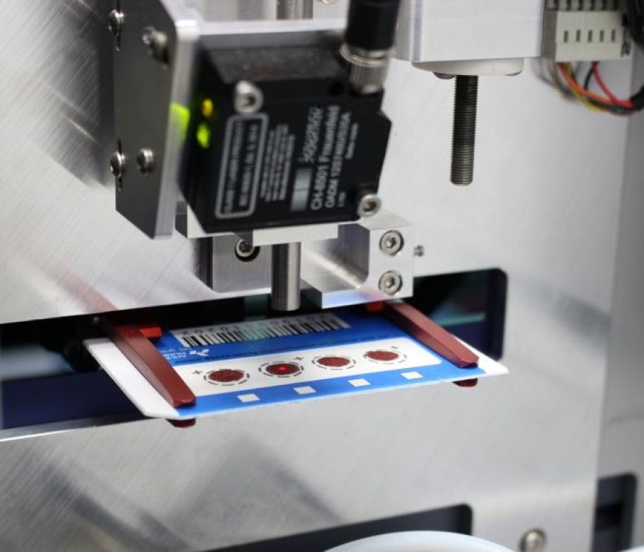 DBS hematocrit scanner