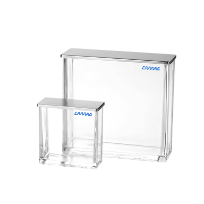 The Flat Bottom Chambers permits the development of the plate under conditions of partial or complete saturation of the gas phase with solvent vapors. The degree of layer pre-saturation cannot be controlled unless additional accessories are used.